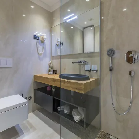 アパート Del Mar 5 ツリクヴェニツァ